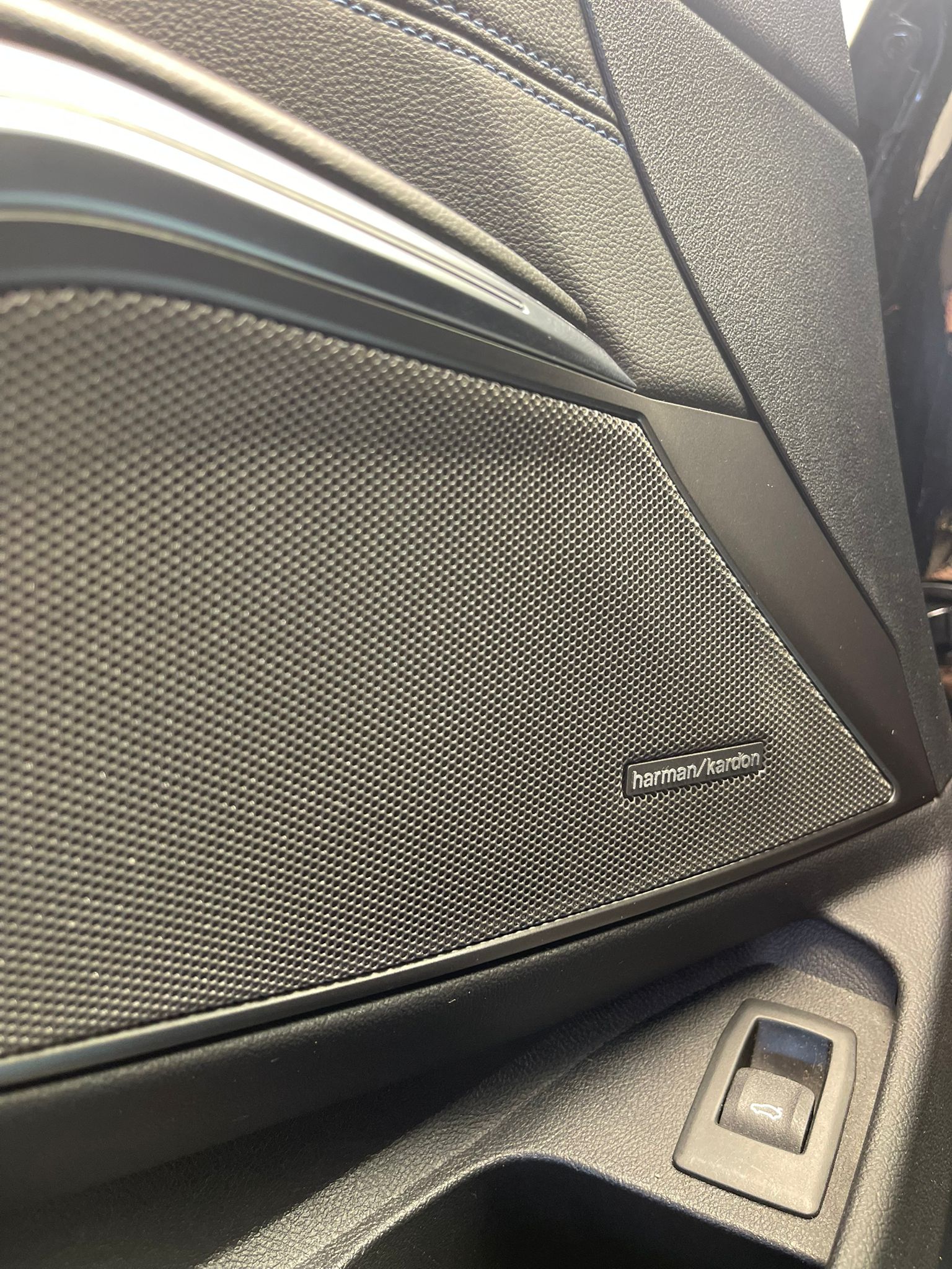 2020 MODEL BMW 320İ