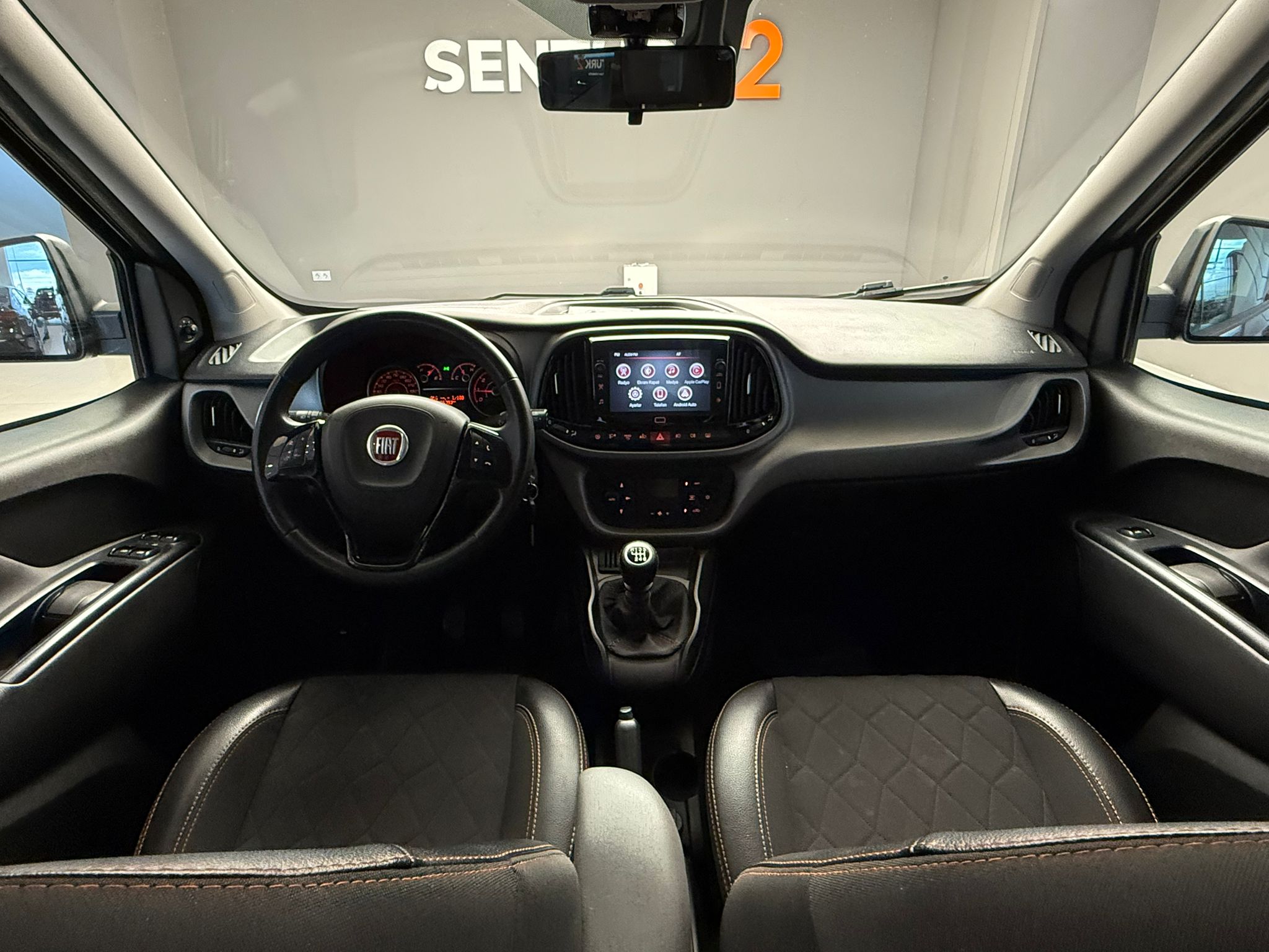 2023 MODEL FİAT DOBLO COMBİ 1.6 TREKKİNG