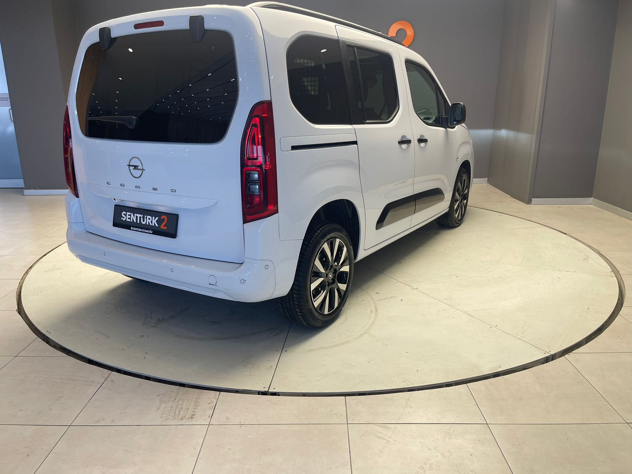 2025 MODEL OPEL COMBO 1.5 ULTİMATE