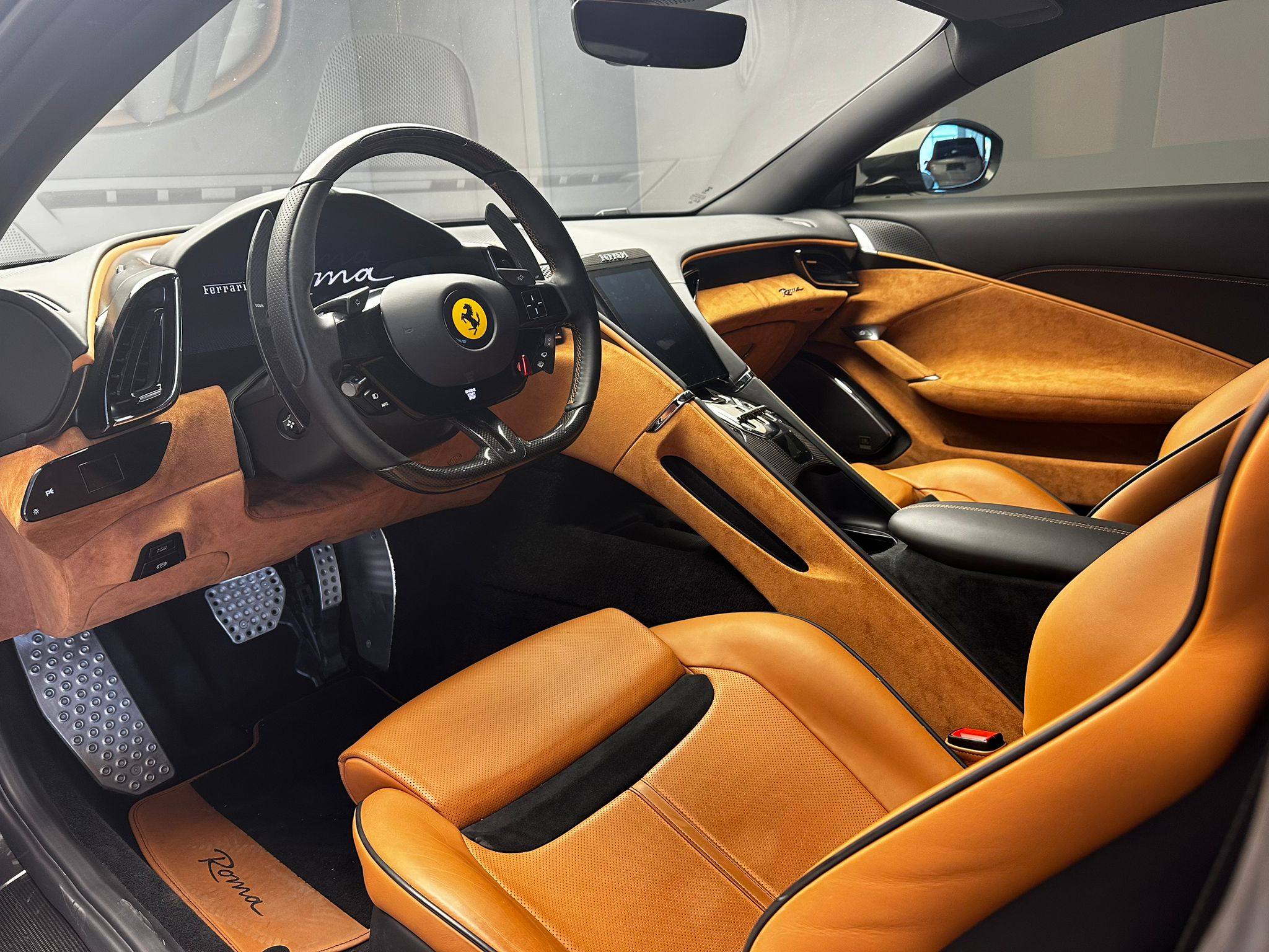 FERRARİ ROMA 3.9 